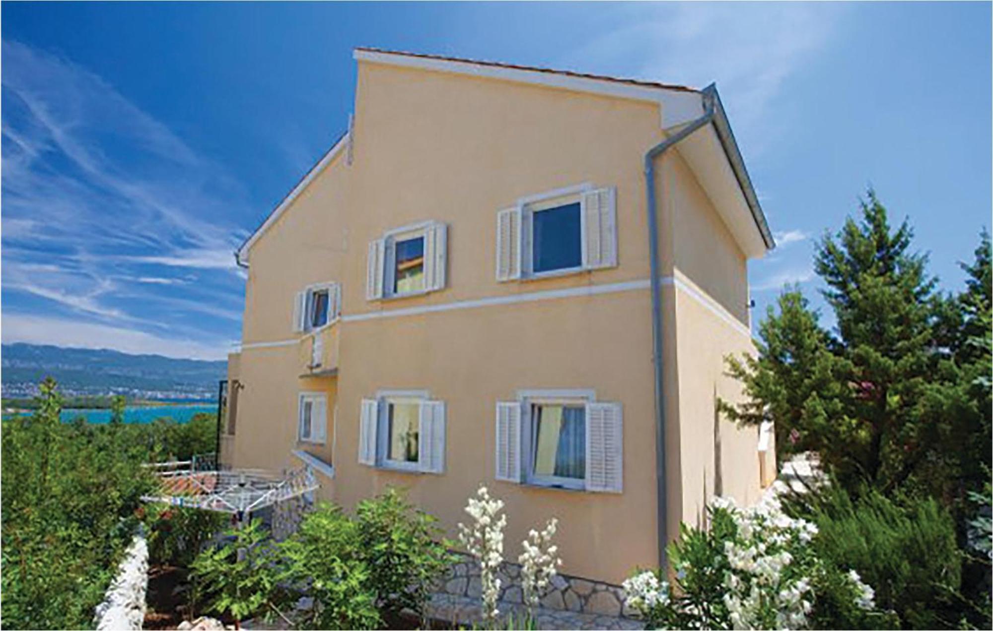 Amazing Apartment In Malinska With Kitchen Exterior photo